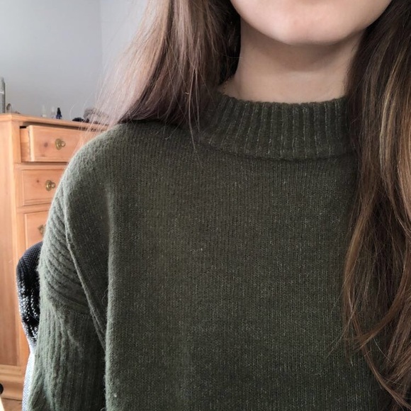 Green sweater - Picture 4 of 6